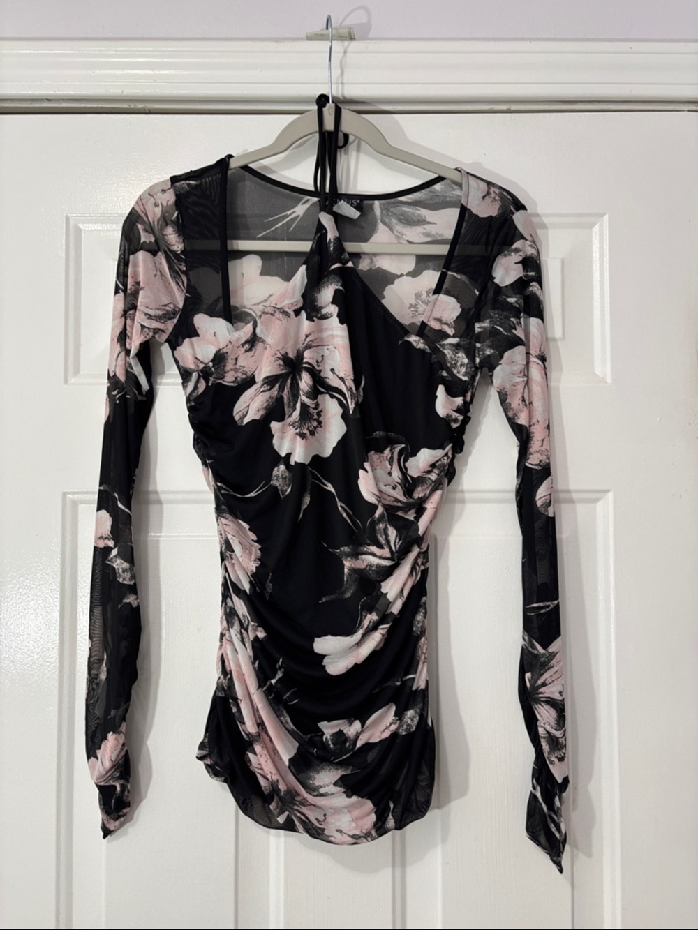 Venus brand top Size Medium
